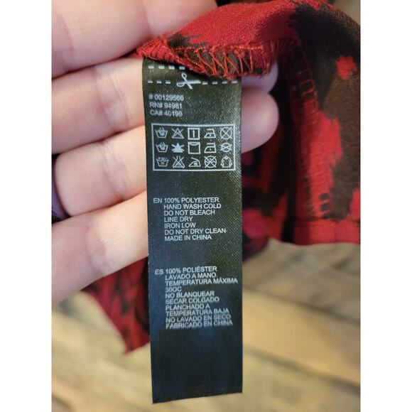 Forever 21 women's dark red & black tribal Aztec design lightweight top size 1x - Picture 7 of 9